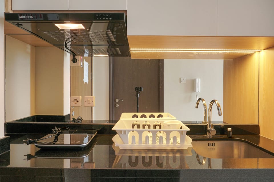 Room | Private kitchen | Fridge, stovetop, cookware/dishes/utensils
