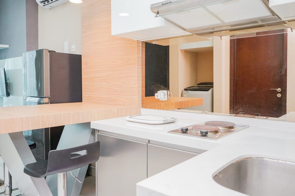 Room | Private kitchen | Fridge, stovetop, cookware/dishes/utensils