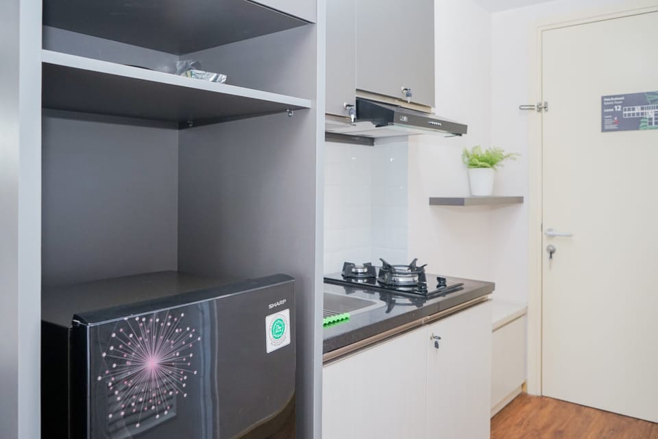Room | Private kitchen | Fridge, stovetop, dishwasher, cookware/dishes/utensils