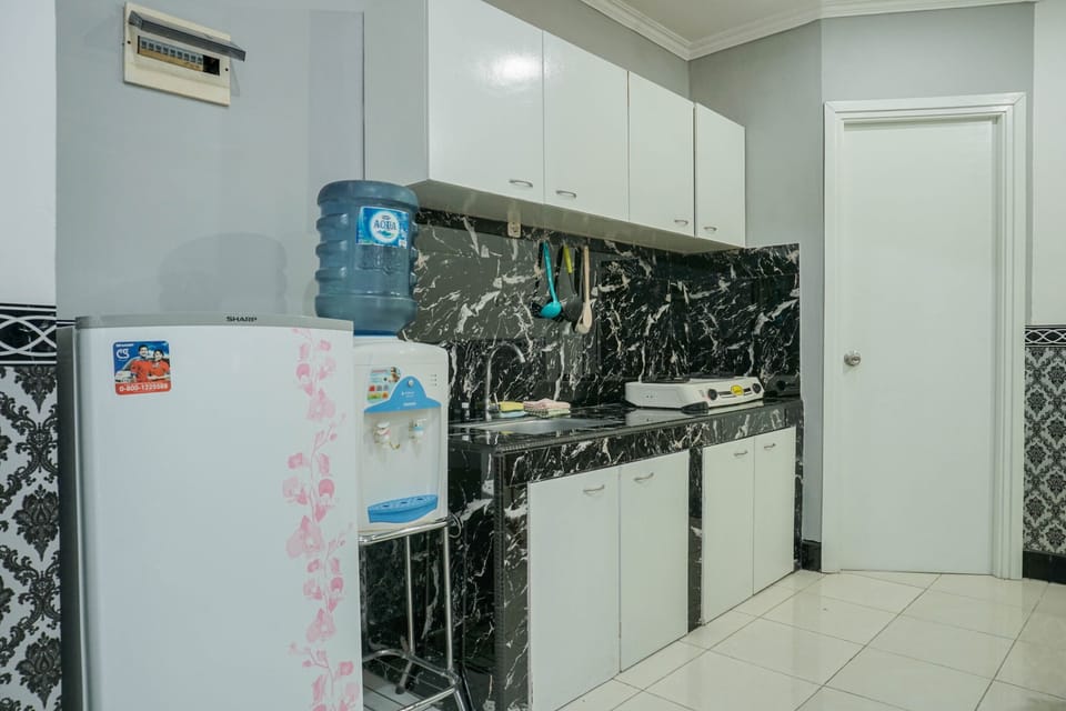 Room | Private kitchen | Fridge, stovetop, dishwasher, cookware/dishes/utensils