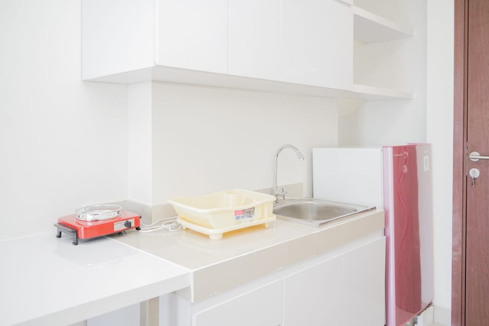 Room | Private kitchen | Fridge, stovetop, cookware/dishes/utensils