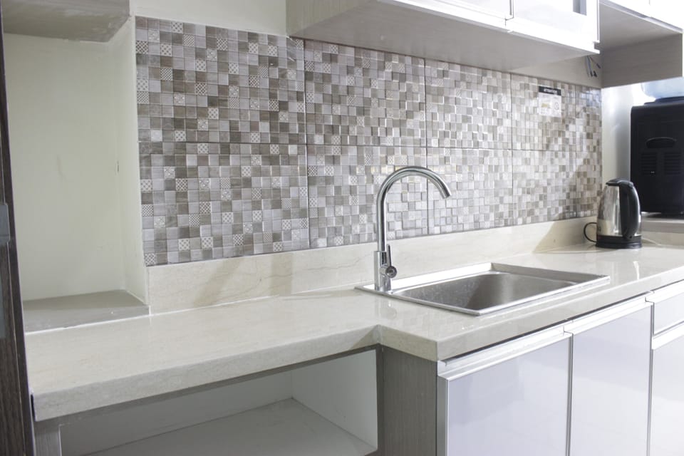 Room | Private kitchen | Fridge, stovetop, cookware/dishes/utensils