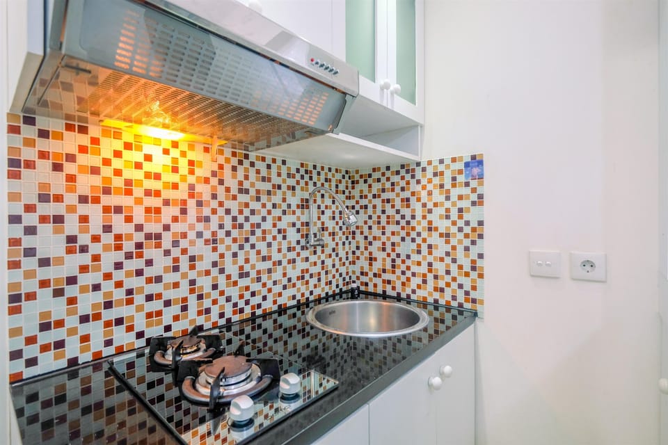 Room | Private kitchen | Fridge, stovetop, cookware/dishes/utensils