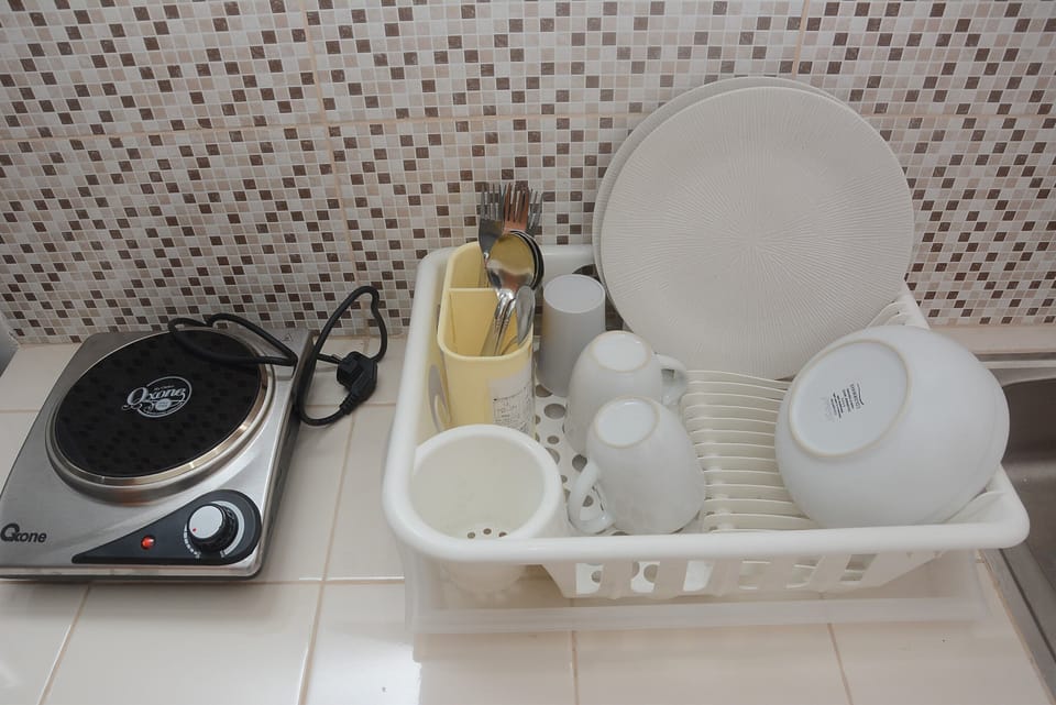 Room | Private kitchen | Fridge, stovetop, dishwasher, electric kettle