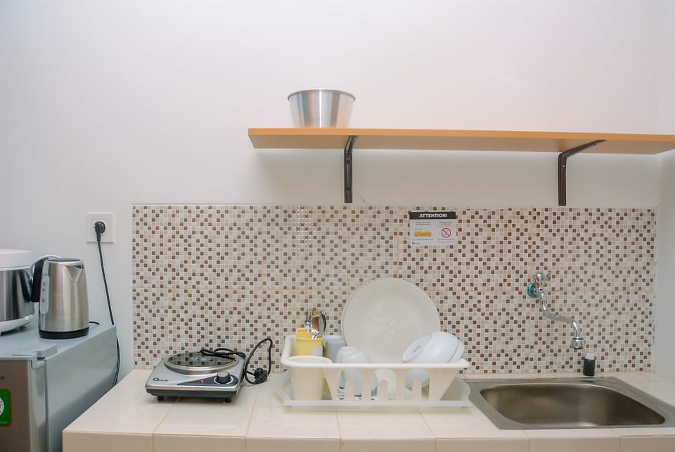 Room | Private kitchen | Fridge, stovetop, dishwasher, electric kettle