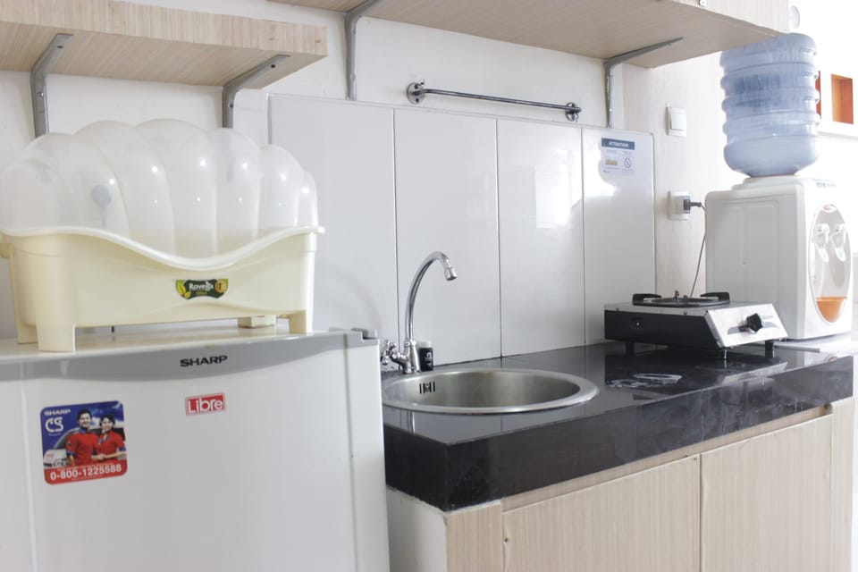 Room | Private kitchen | Fridge, stovetop, cookware/dishes/utensils
