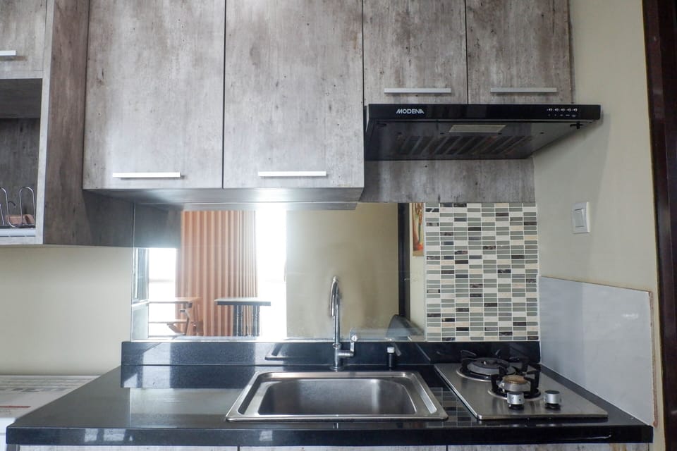 Room | Private kitchen | Fridge, stovetop, cookware/dishes/utensils