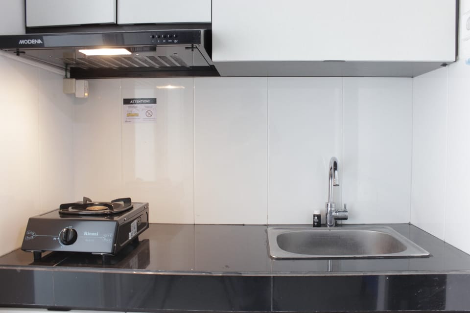 Room | Private kitchen | Fridge, stovetop, cookware/dishes/utensils