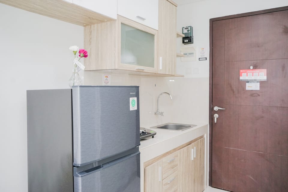 Room | Private kitchen | Fridge, stovetop, cookware/dishes/utensils