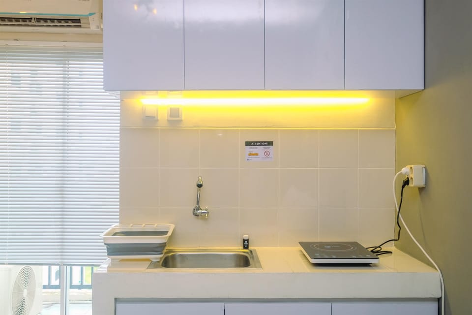 Room | Private kitchen | Fridge, stovetop, electric kettle, cookware/dishes/utensils