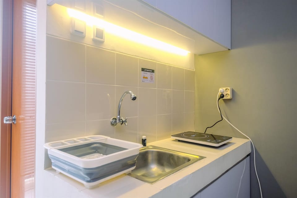 Room | Private kitchen | Fridge, stovetop, electric kettle, cookware/dishes/utensils