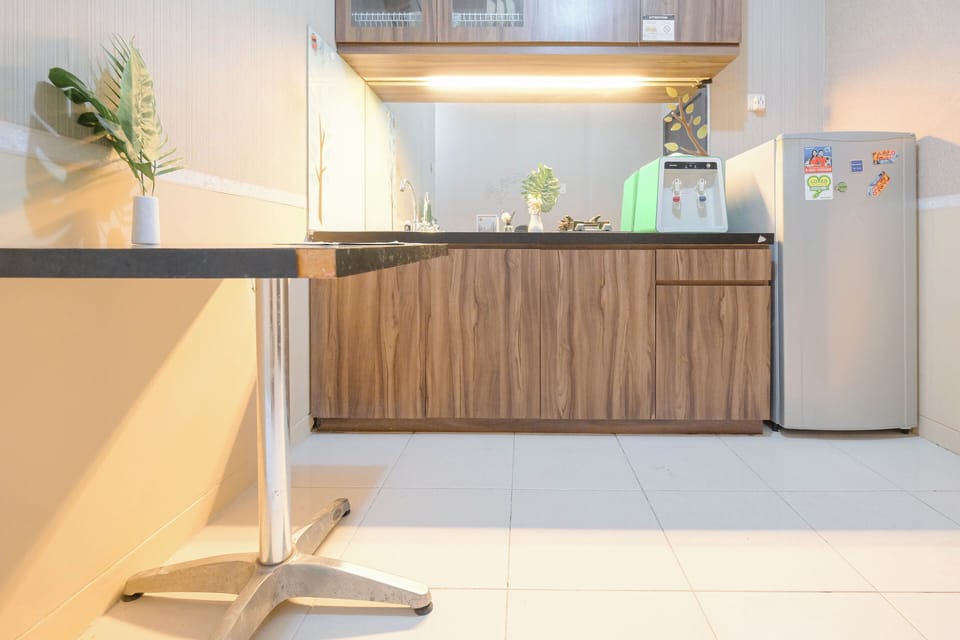 Room | Private kitchen | Fridge, stovetop, cookware/dishes/utensils