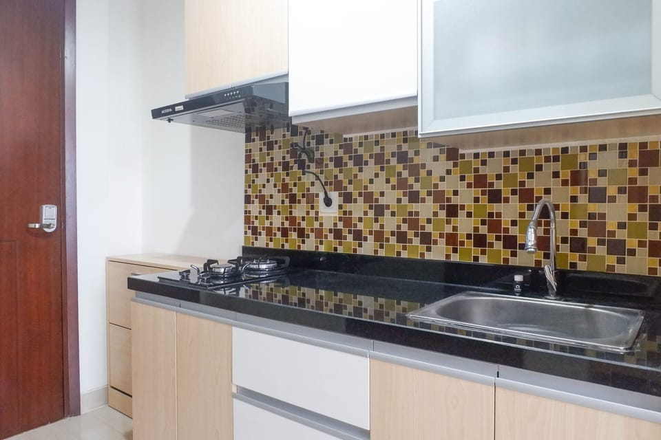 Room | Private kitchen | Fridge, stovetop, cookware/dishes/utensils