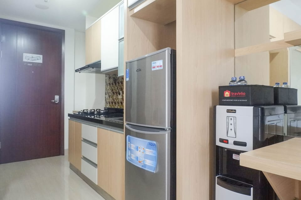 Room | Private kitchen | Fridge, stovetop, cookware/dishes/utensils