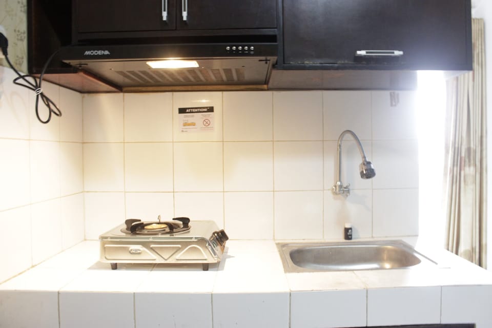 Room | Private kitchen | Fridge, stovetop, dishwasher, cookware/dishes/utensils