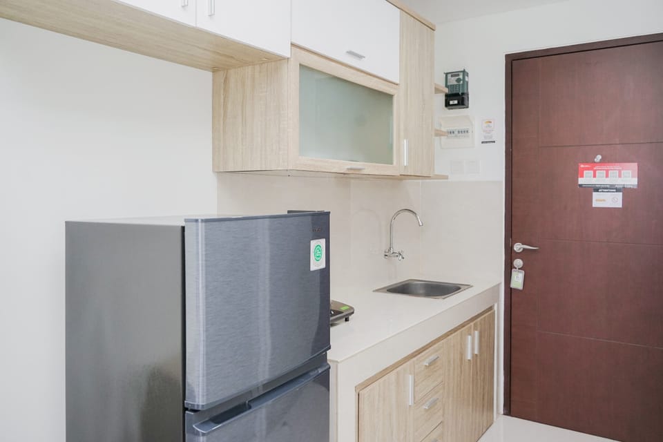 Room | Private kitchen | Fridge, stovetop, cookware/dishes/utensils