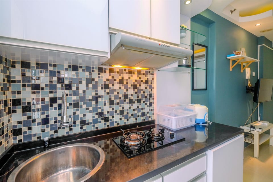 Room | Private kitchen | Fridge, stovetop, dishwasher, cookware/dishes/utensils