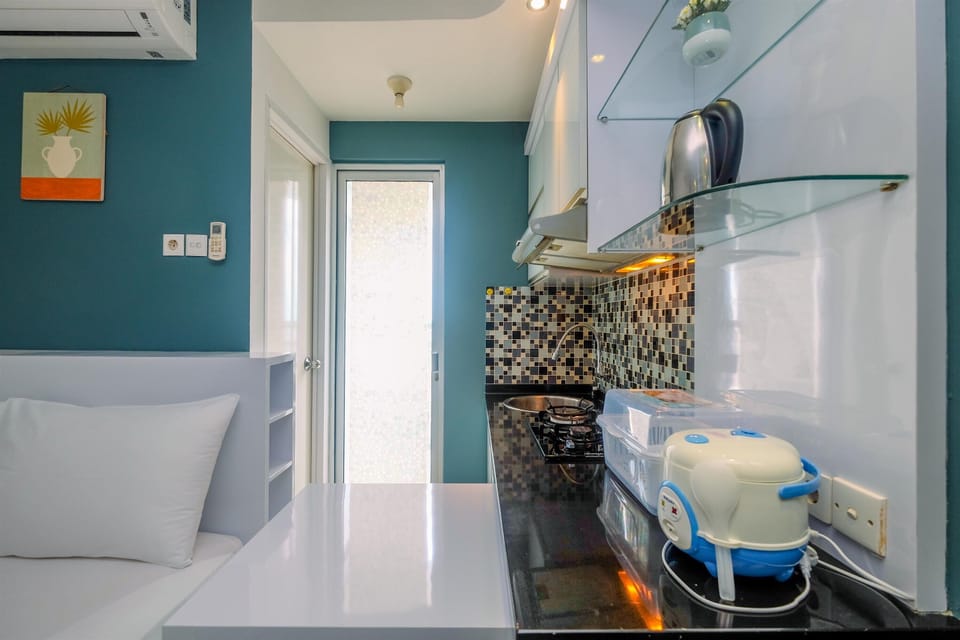 Room | Private kitchen | Fridge, stovetop, dishwasher, cookware/dishes/utensils