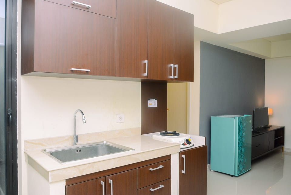 Room | Private kitchen | Fridge, stovetop, cookware/dishes/utensils