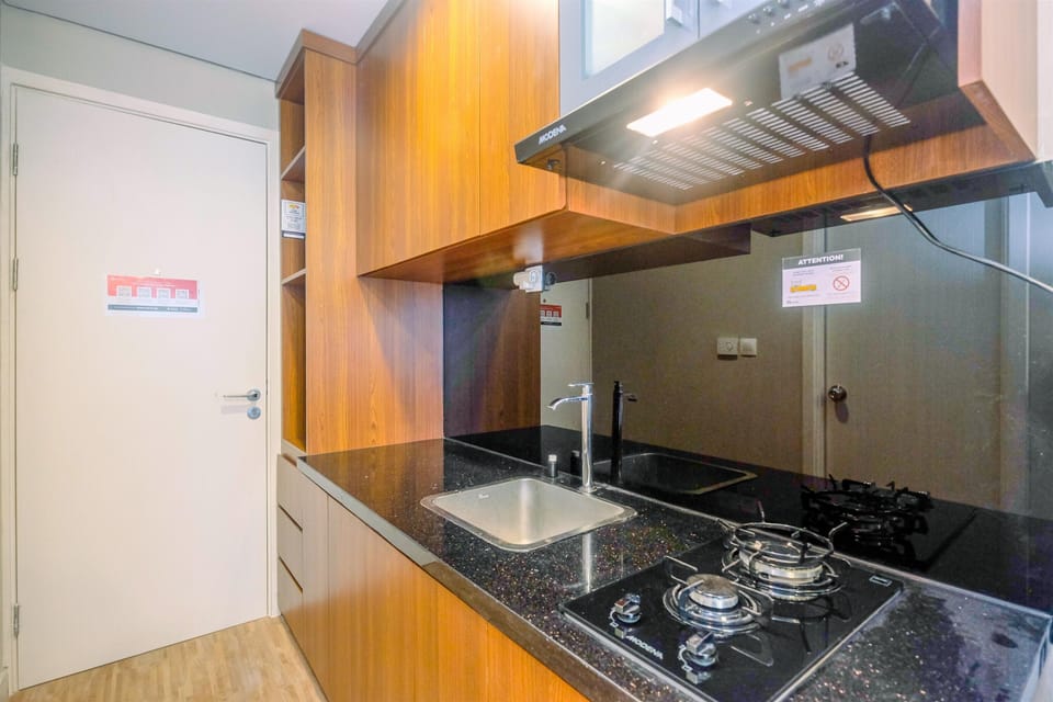 Room | Private kitchen | Fridge, stovetop, cookware/dishes/utensils