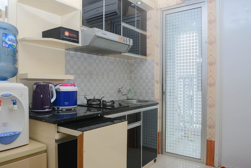 Room | Private kitchen | Fridge, stovetop, cookware/dishes/utensils