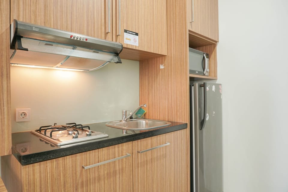 Room | Private kitchen | Fridge, stovetop, cookware/dishes/utensils