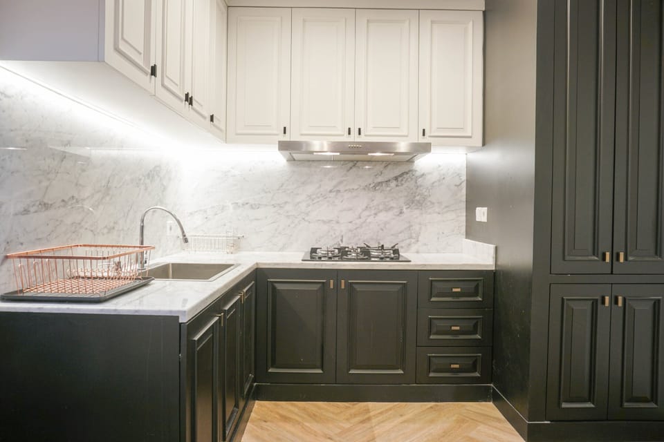 Room | Private kitchen | Fridge, stovetop, cookware/dishes/utensils
