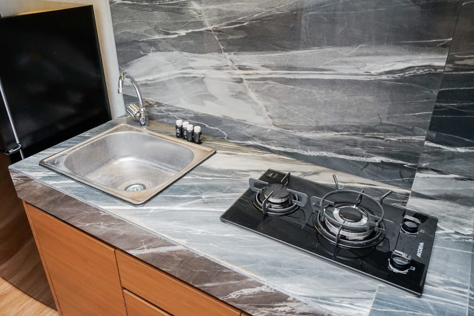 Room | Private kitchen | Fridge, stovetop, dishwasher, rice cooker