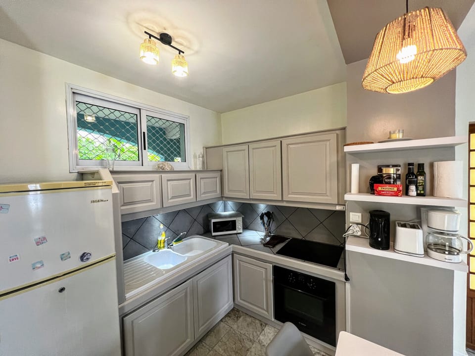 The fitted kitchen