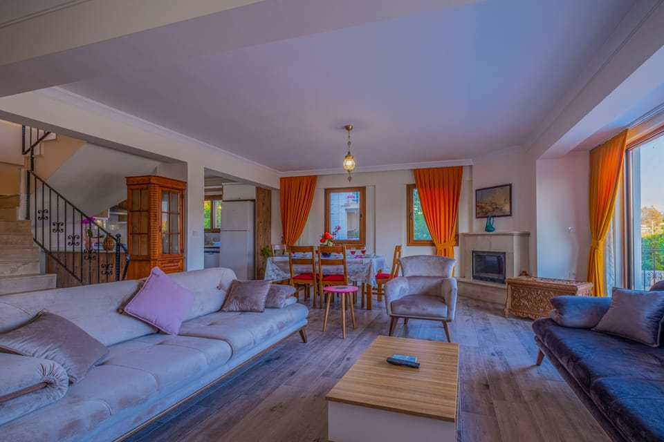 Villa | Living room | 49-inch Smart TV with satellite channels, TV
