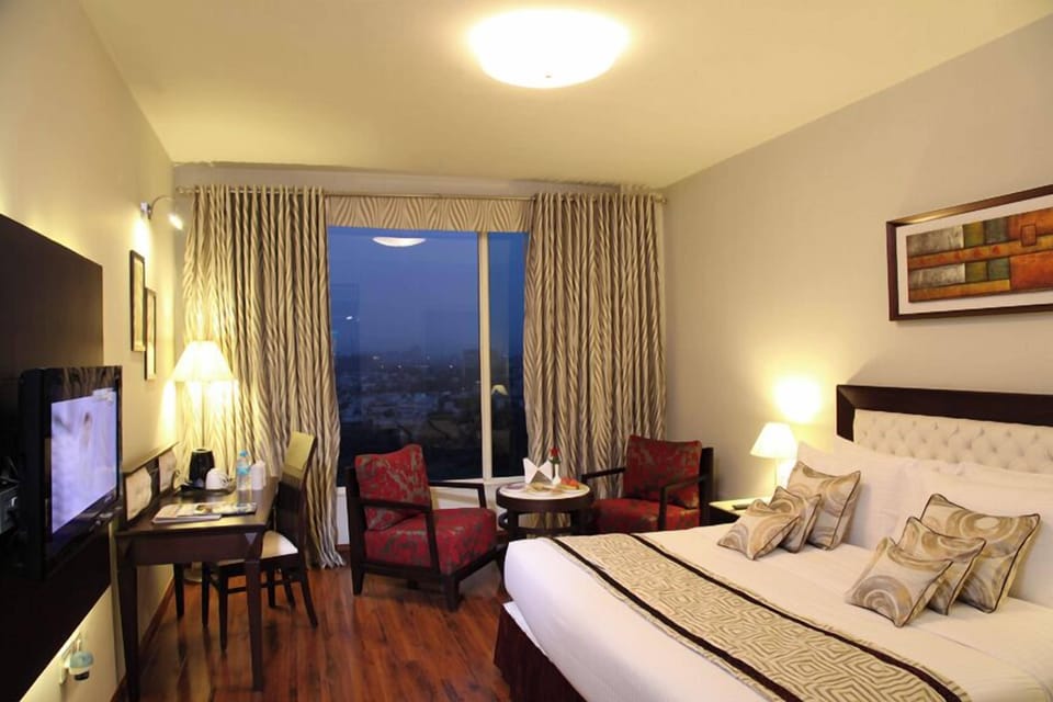 Deluxe Double Room | Premium bedding, down comforters, in-room safe, desk