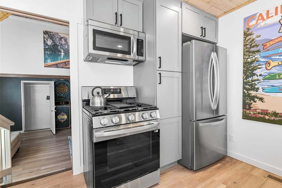 Full sized stainless steel appliances