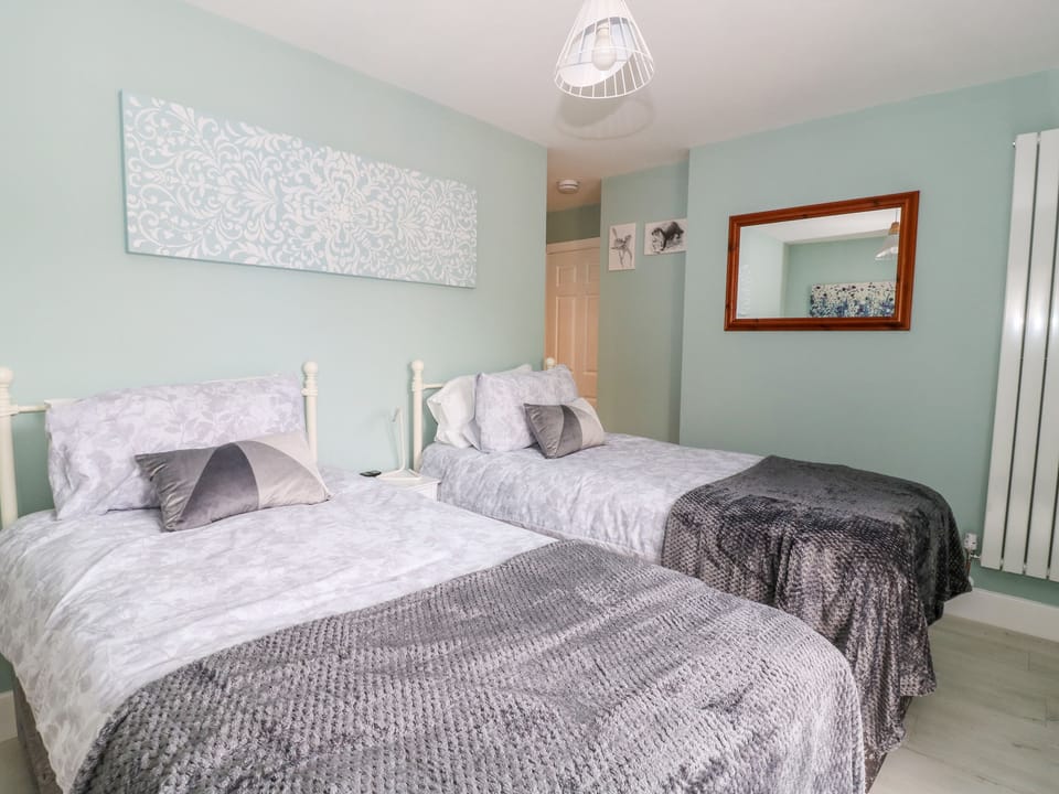 Cottage | 2 bedrooms, individually decorated, individually furnished, free WiFi