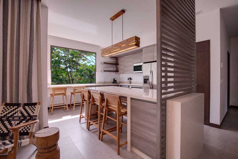 Coffee/tea maker, fridge, microwave