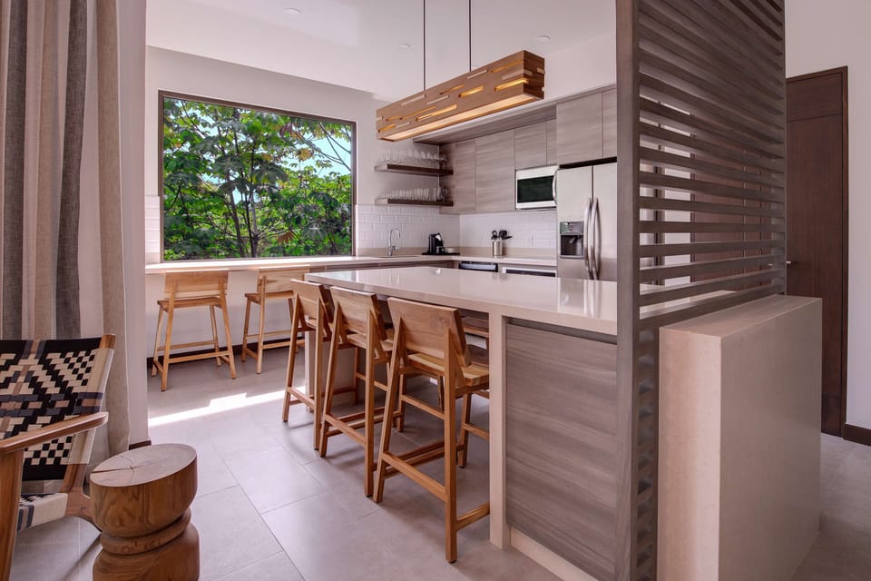 Coffee/tea maker, fridge, microwave