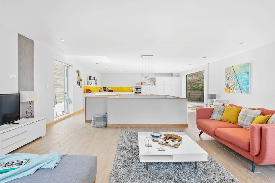 Living Area, Smart TV- Coast At Beachdown