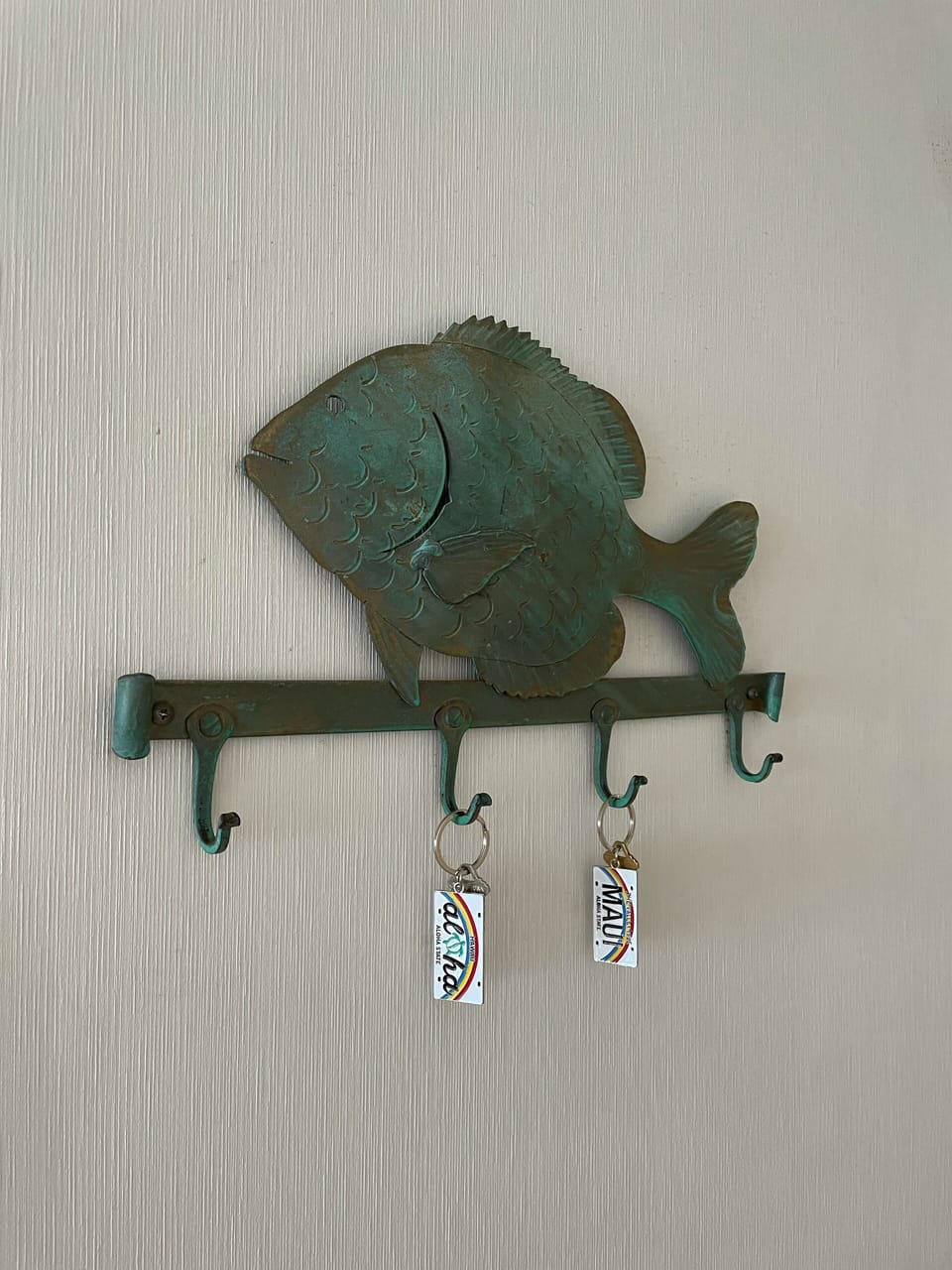 Return the lockbox key & use these during your stay. Return here before leaving.