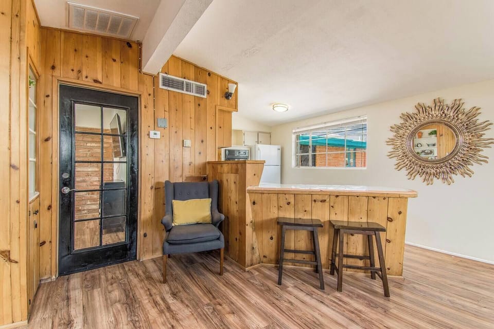 Kitchen Bar