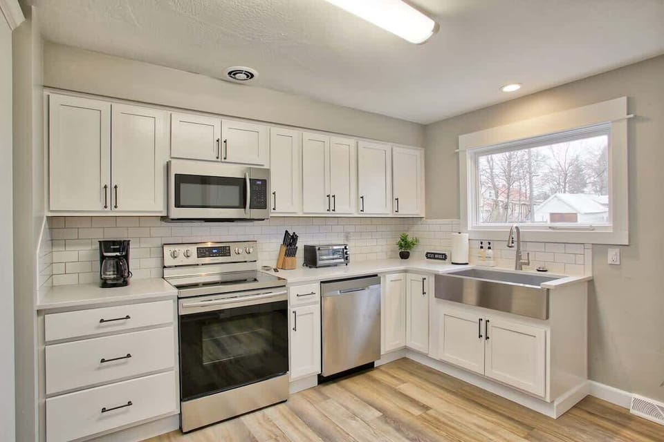 Fully stocked kitchen with all essentials. 