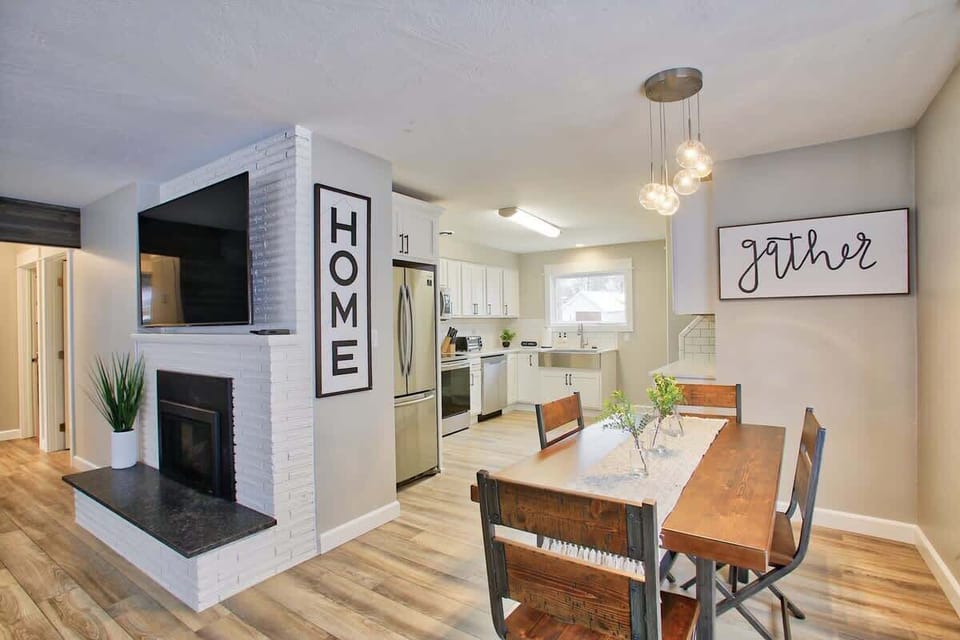 Dining Room- Seating for 6 (bench not pictured)