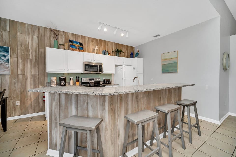 2689ManestyLn_WindsorHills_07