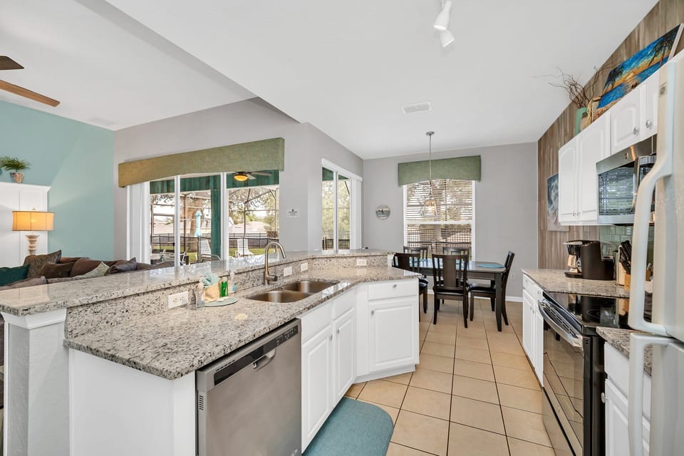 2689ManestyLn_WindsorHills_08