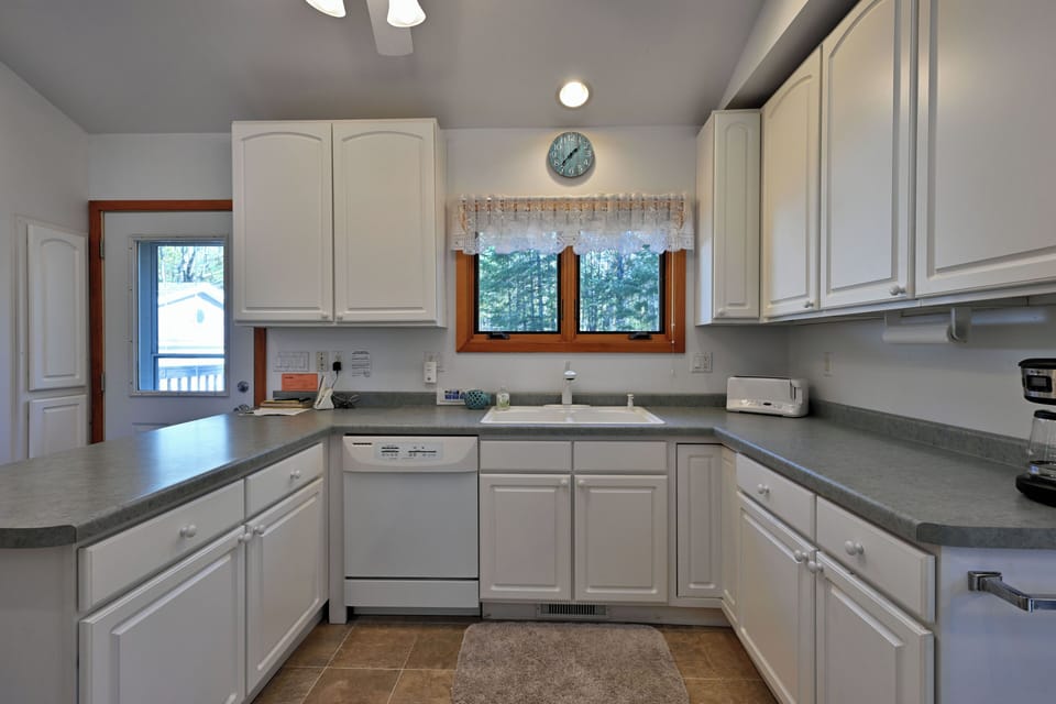 Room, Multiple Beds, Patio, Beach View | Private kitchen | Fridge, microwave, oven, stovetop