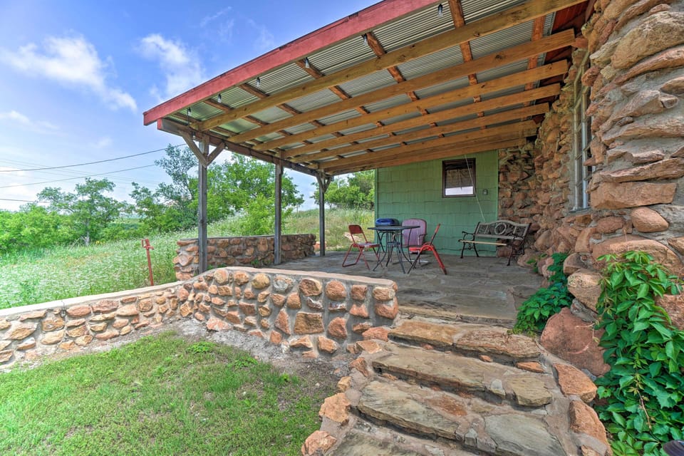 Cottage Exterior | 5 Steps Required
