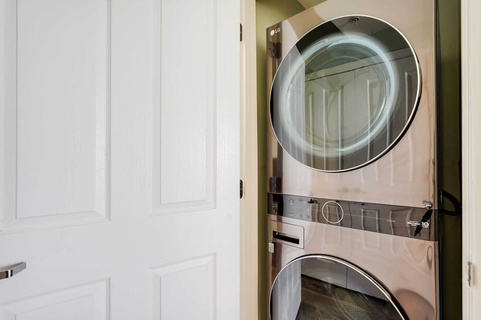 Hallway | Laundry Machines