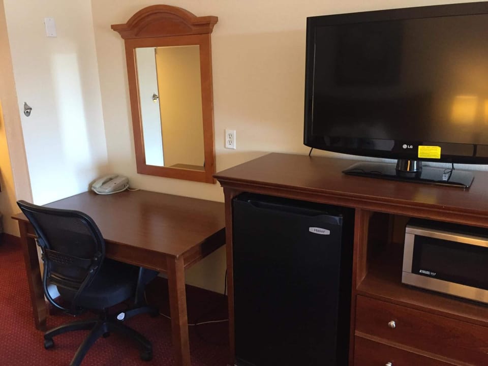 Desk, iron/ironing board, free WiFi, bed sheets