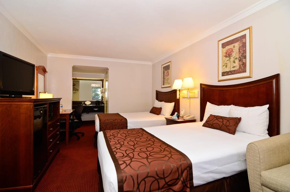 Desk, iron/ironing board, free WiFi, bed sheets
