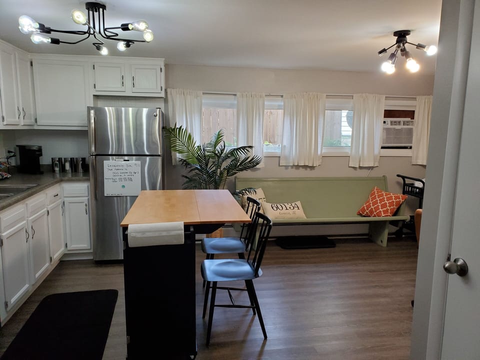 Entrance to kitchen from Family room.
