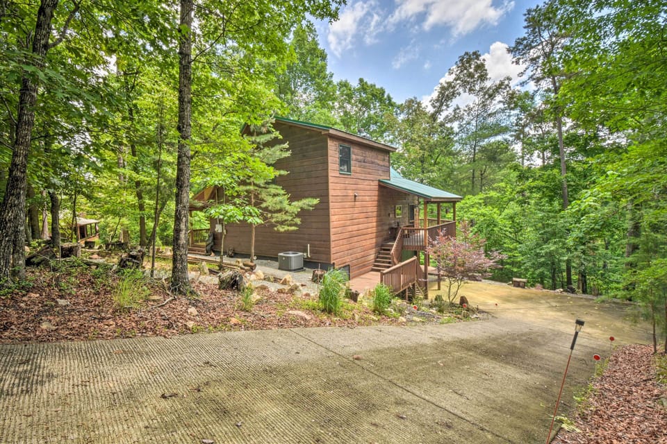 Cabin Exterior | Driveway Parking (3 Vehicles)