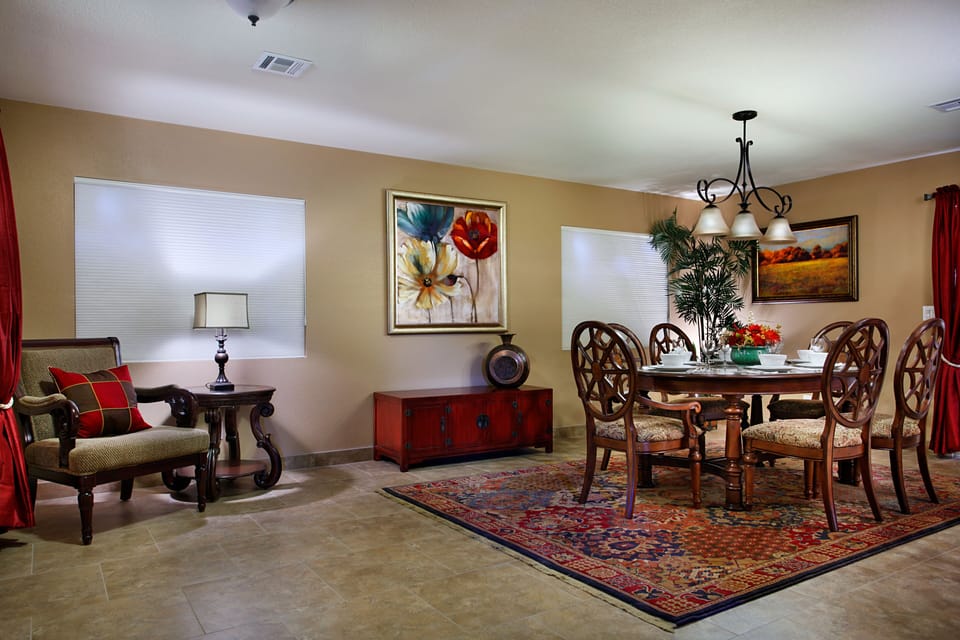 House (4 Bedrooms) | Dining room